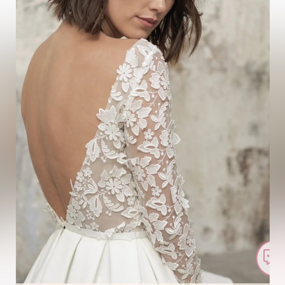 Short white wedding dress—great for reception dress or a rehearsal dinner dress - Picture 3 of 6